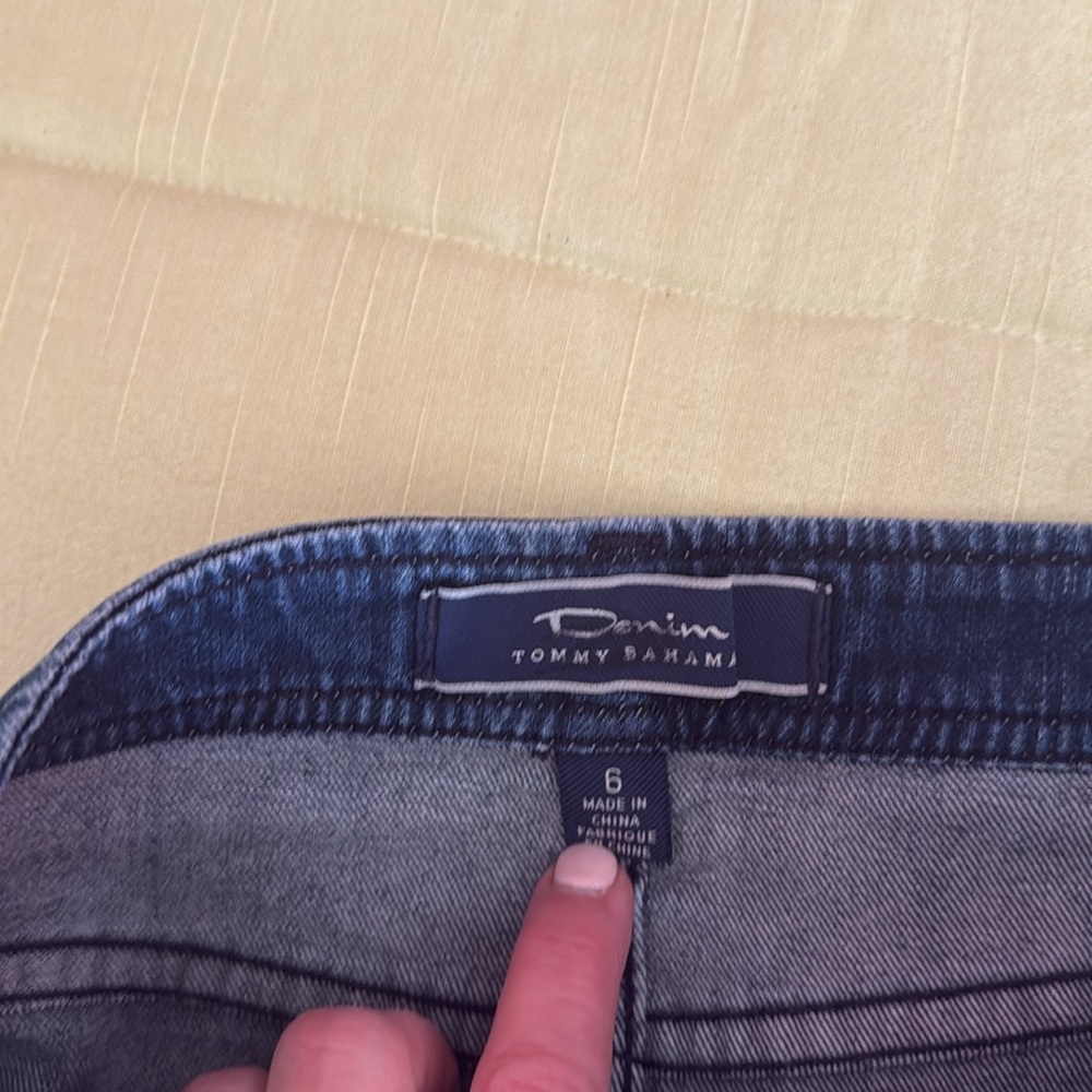 Tommy Bahama Ladies Denim Skirt Sz 6 EUC - Picture 3 of 6